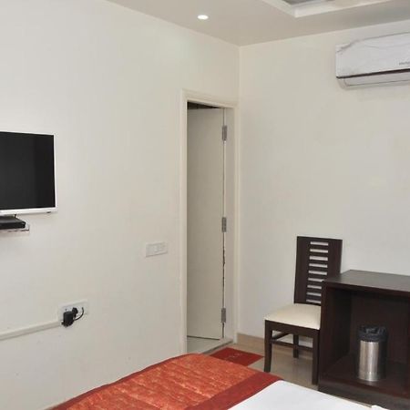 Hotel Al Gulzar Delhi  Eksteriør billede