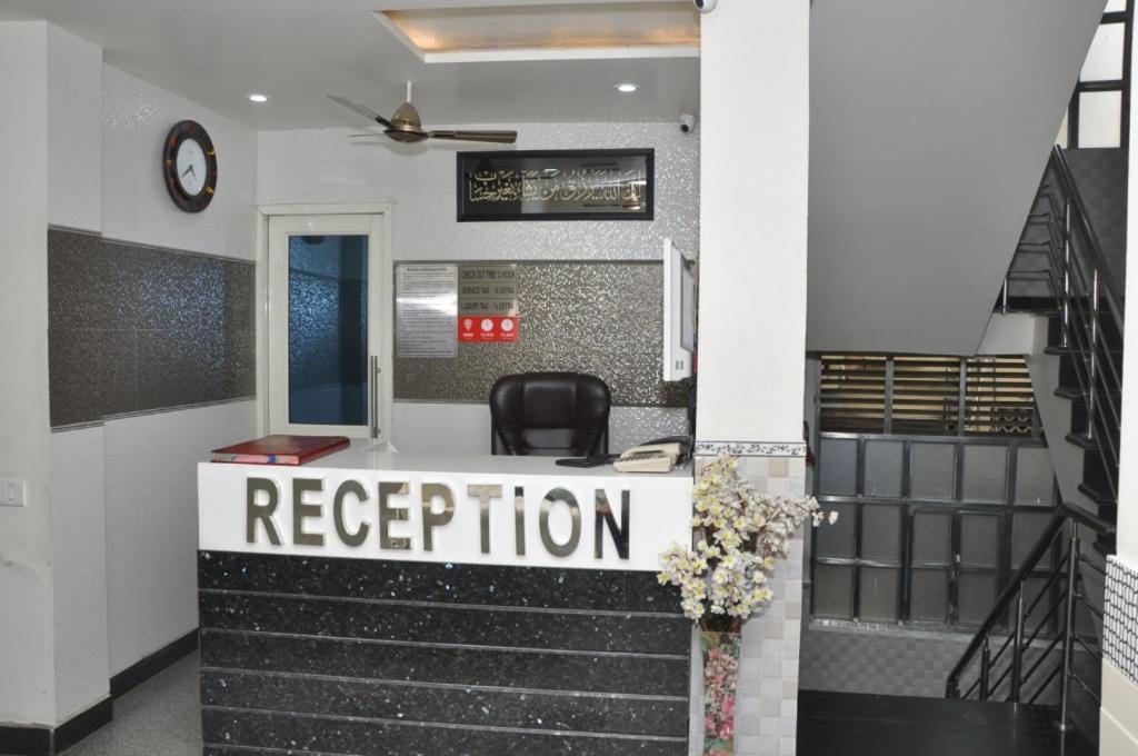 Hotel Al Gulzar Delhi  Eksteriør billede